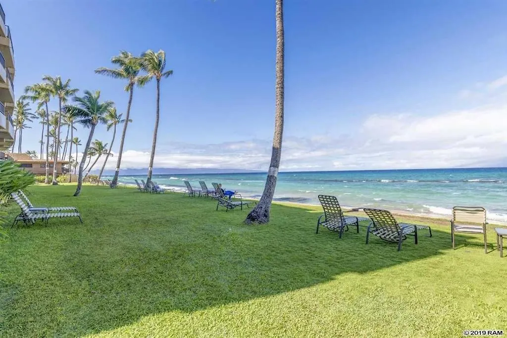 Wonderful Paki Maui By The Ocean In Lahaina